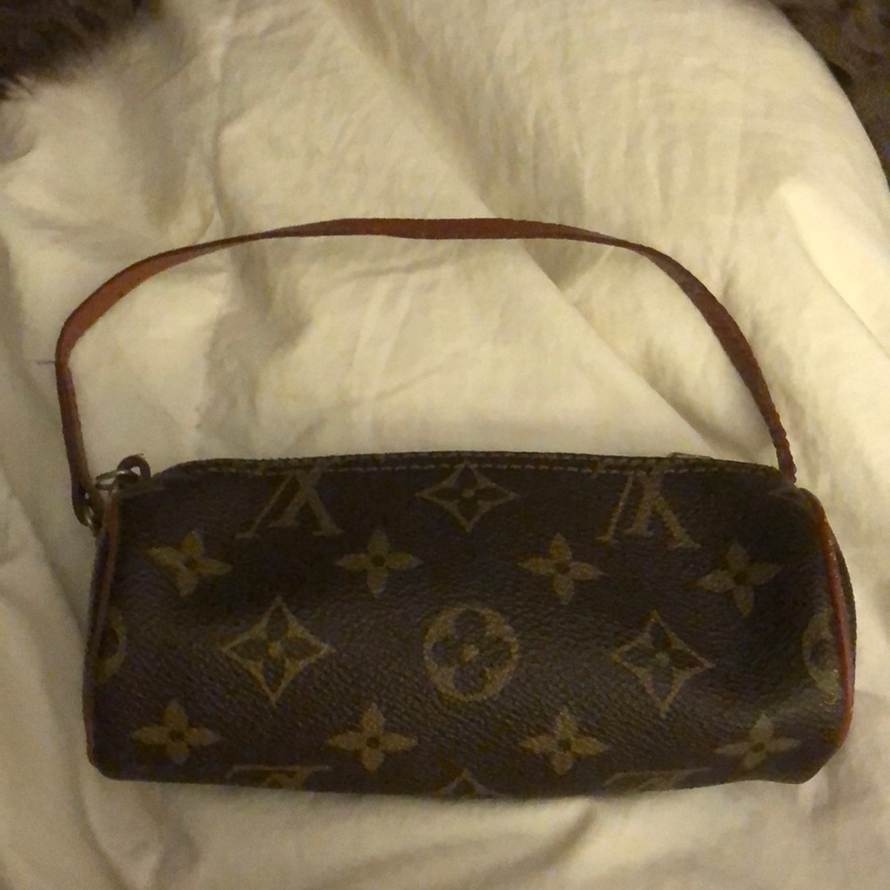 Cute little LV makeup bag approx 6x3,5 inches